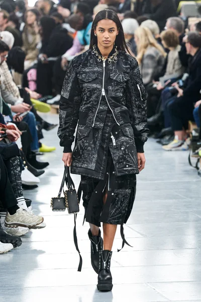 Look 60